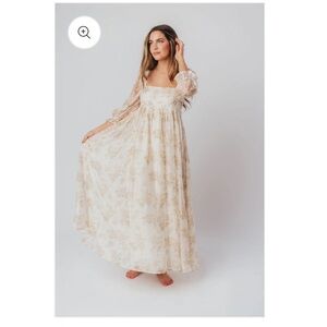 WORTH COLLECTIVE
Mona Maxi Dress with Smocking in Cream Floral - Bump Friendly